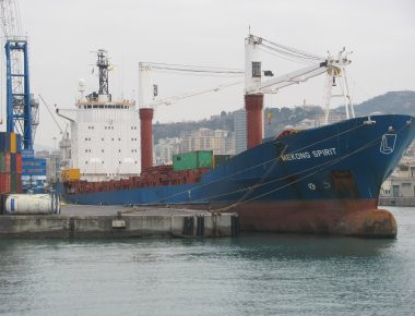 Κρήτη: 29 κοντέινερ με εκρηκτικά εντοπίστηκαν στα αμπάρια πλοίου